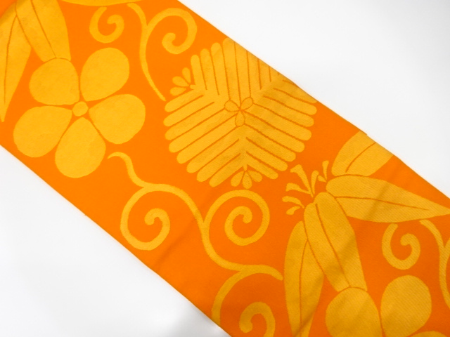 唐草に松竹梅模様織り出し　本袋帯